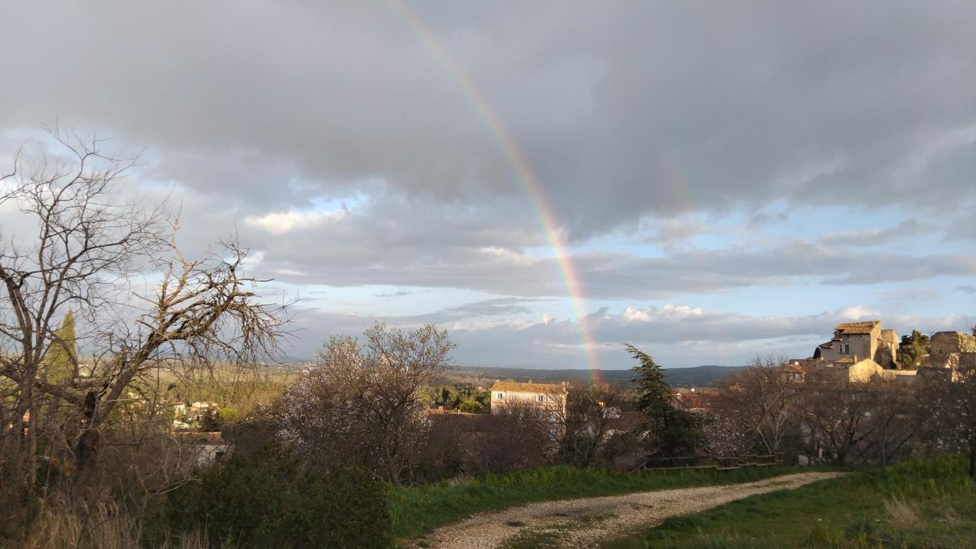 Chambres D'Hotes Le Relais Des Marmottes En Luberon Lagnes Luaran gambar
